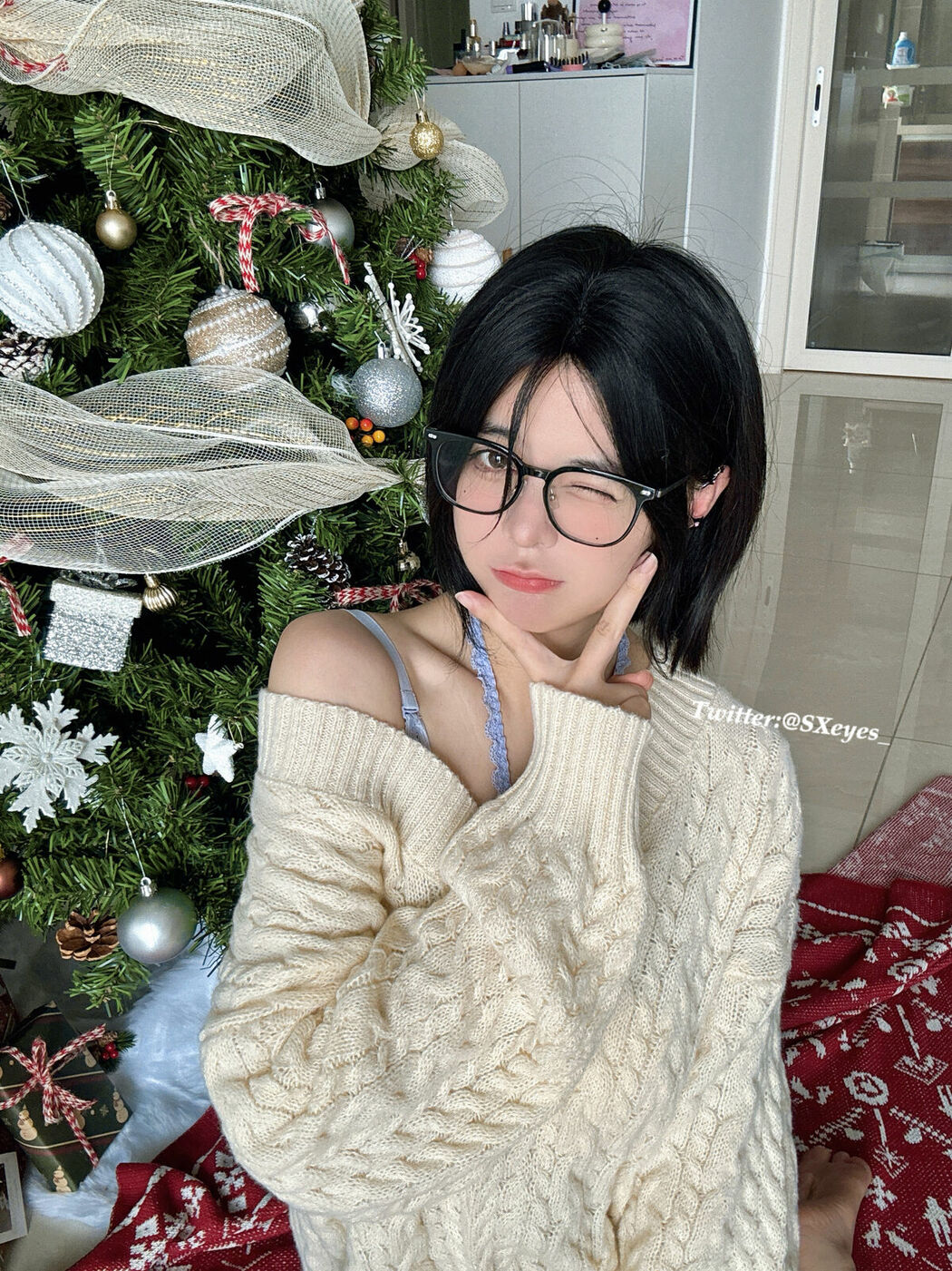 Coser@眼酱大魔王w – Fantia 2023年12月订阅 (28P – 1V)