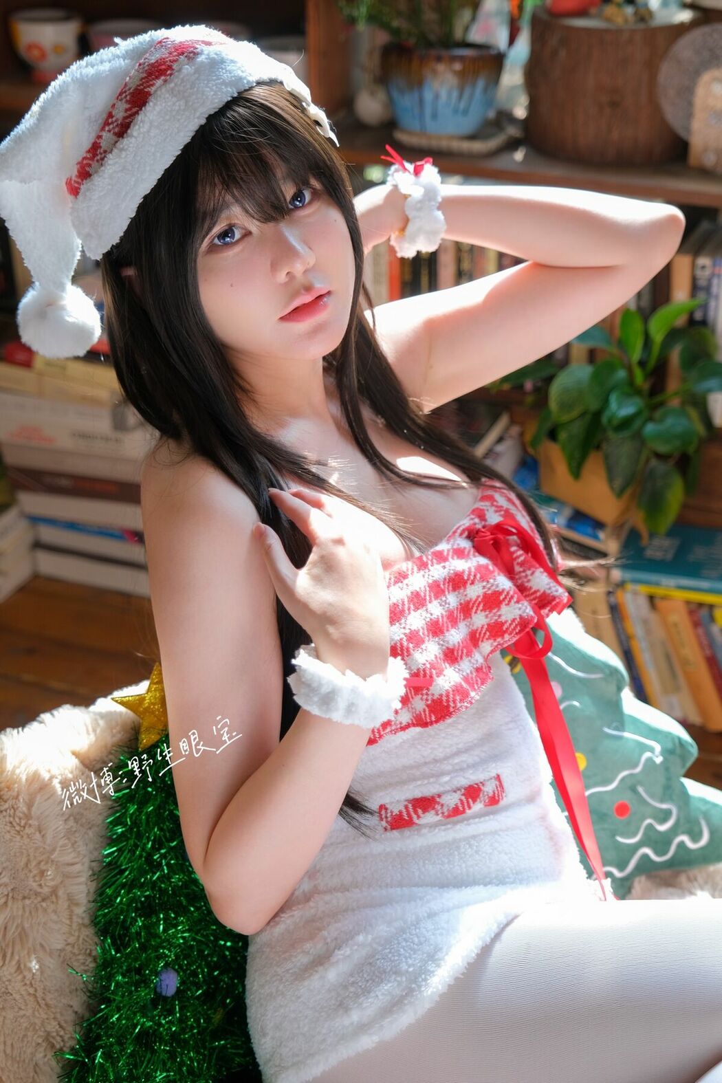 Coser@眼酱大魔王w – Fantia 2024年12月订阅 (40P – 1V)