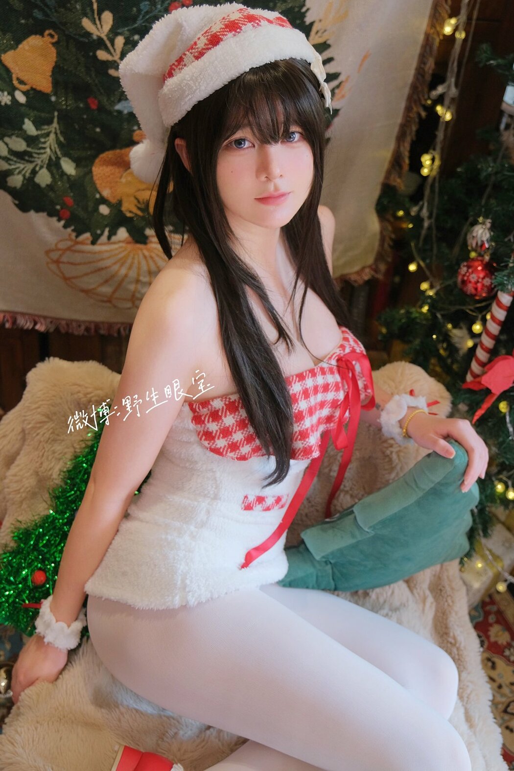 Coser@眼酱大魔王w – Fantia 2024年12月订阅 (40P – 1V) Cover Photo