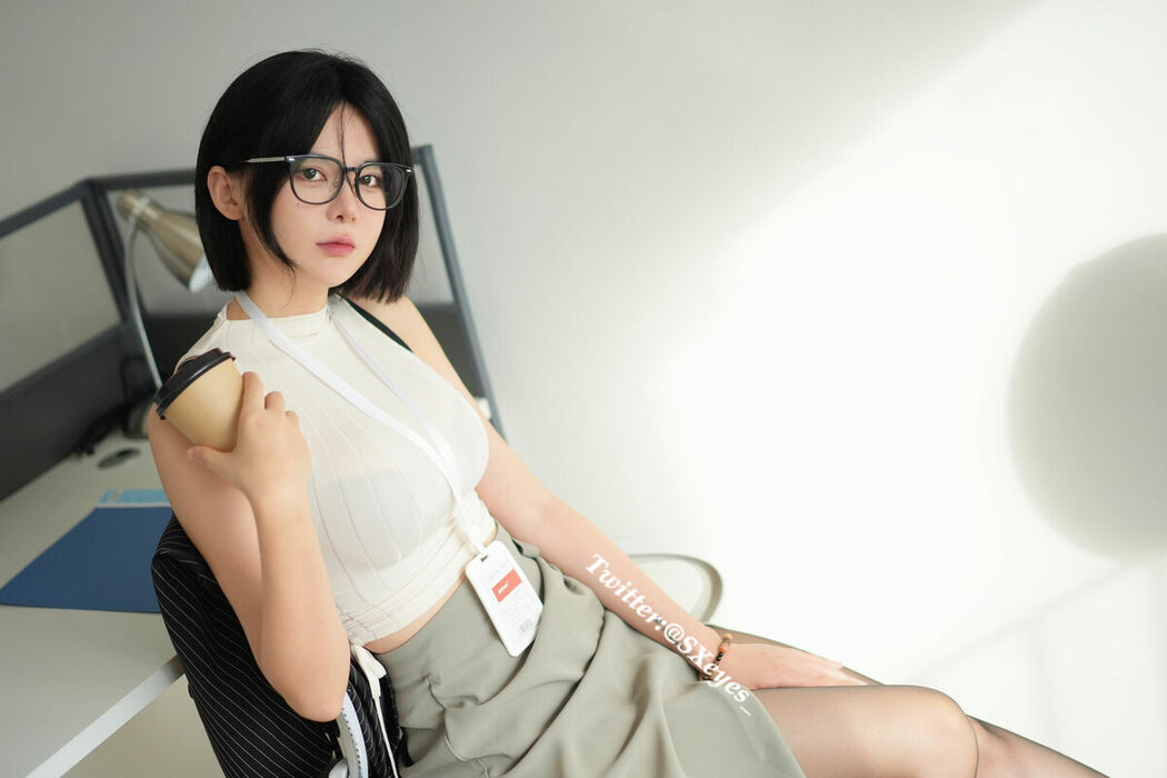 Coser@眼酱大魔王w – Fantia 2023年12月订阅 (28P – 1V)