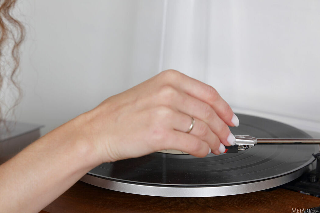 MetArt Foxy Sofilie – Perfect Song Part01 (60P)