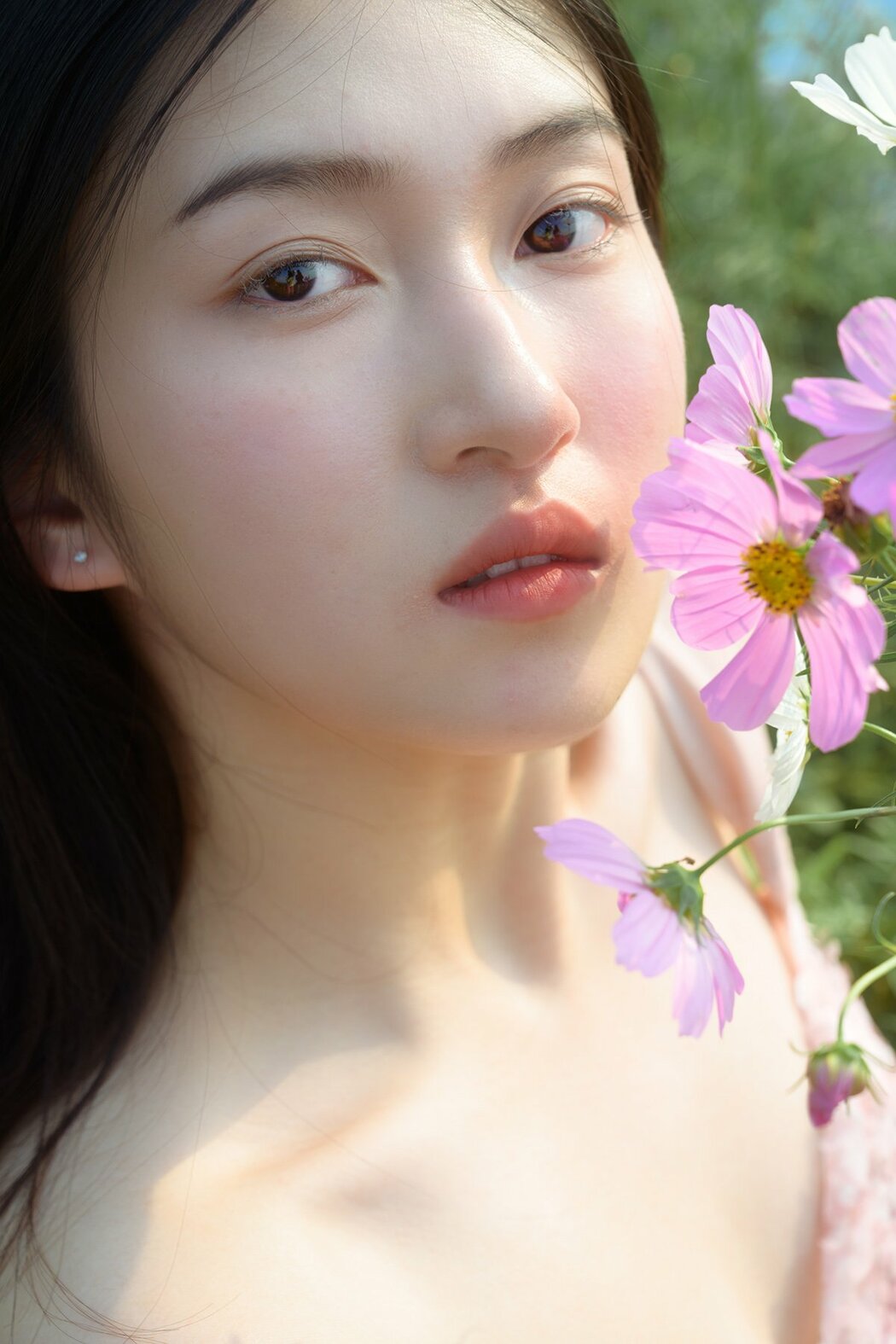 YiTuYu艺图语 Vol.9211 Ye Zhi Zhi Zhi (19P) Cover Photo