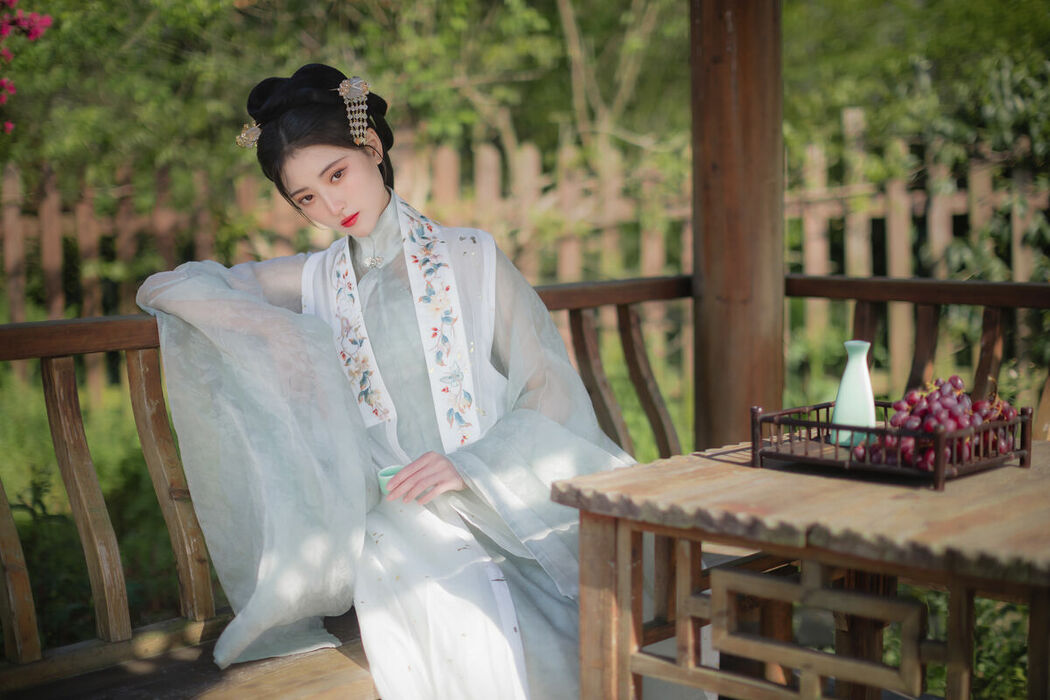 YiTuYu艺图语 Vol.9207 Dang Chu Jiao Ren Jia Xiao Tian Tian (14P)