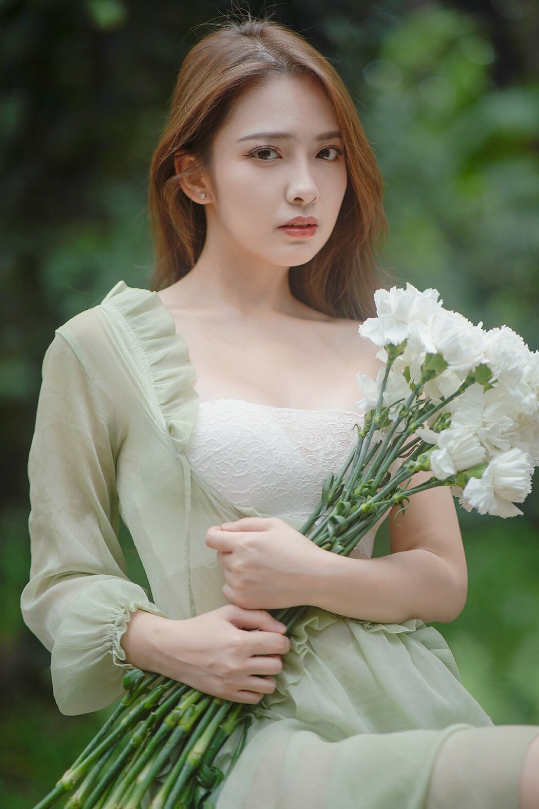 YiTuYu艺图语 Vol.9196 Ying Er YY (40P) Cover Photo