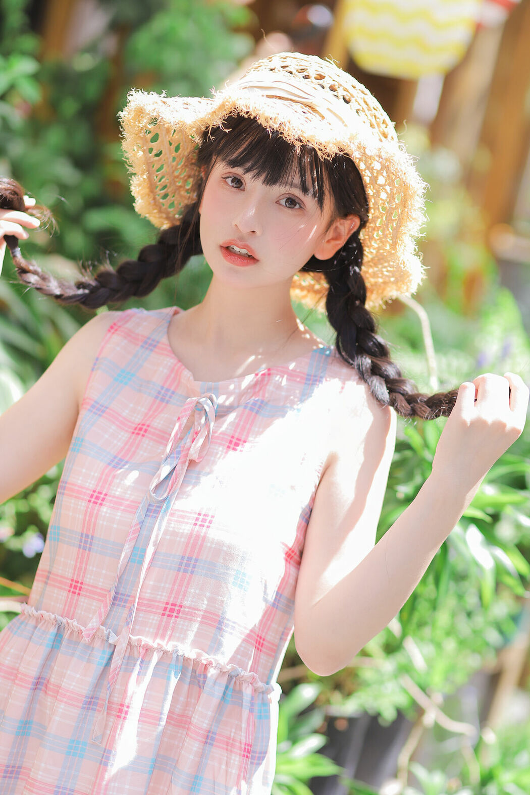 YiTuYu艺图语 Vol.9187 Zhuo Dao Yi Zhi Su Su (15P)