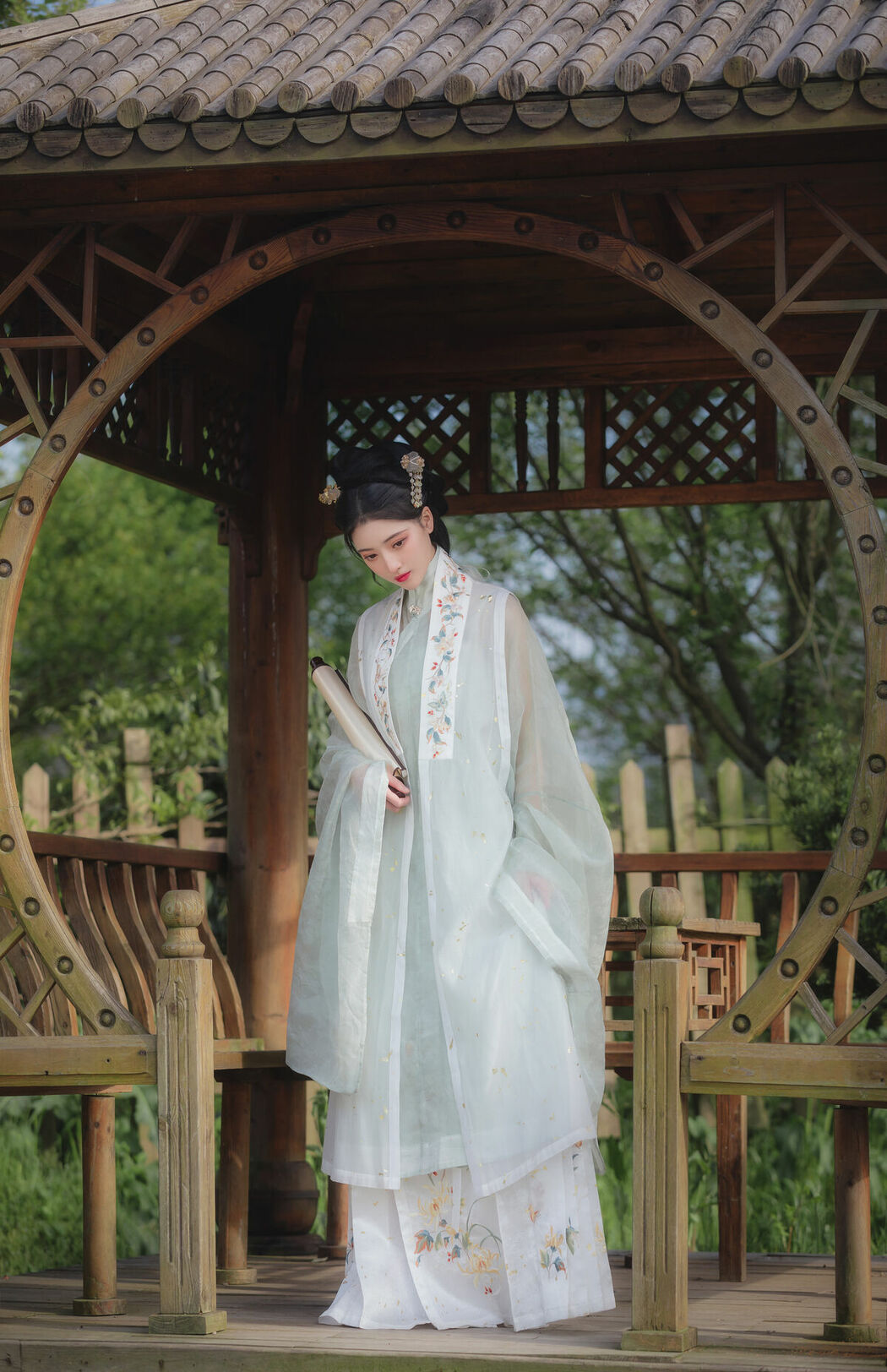 YiTuYu艺图语 Vol.9207 Dang Chu Jiao Ren Jia Xiao Tian Tian (14P)