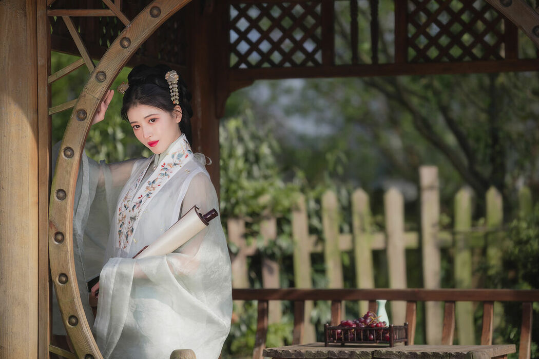 YiTuYu艺图语 Vol.9207 Dang Chu Jiao Ren Jia Xiao Tian Tian (14P)