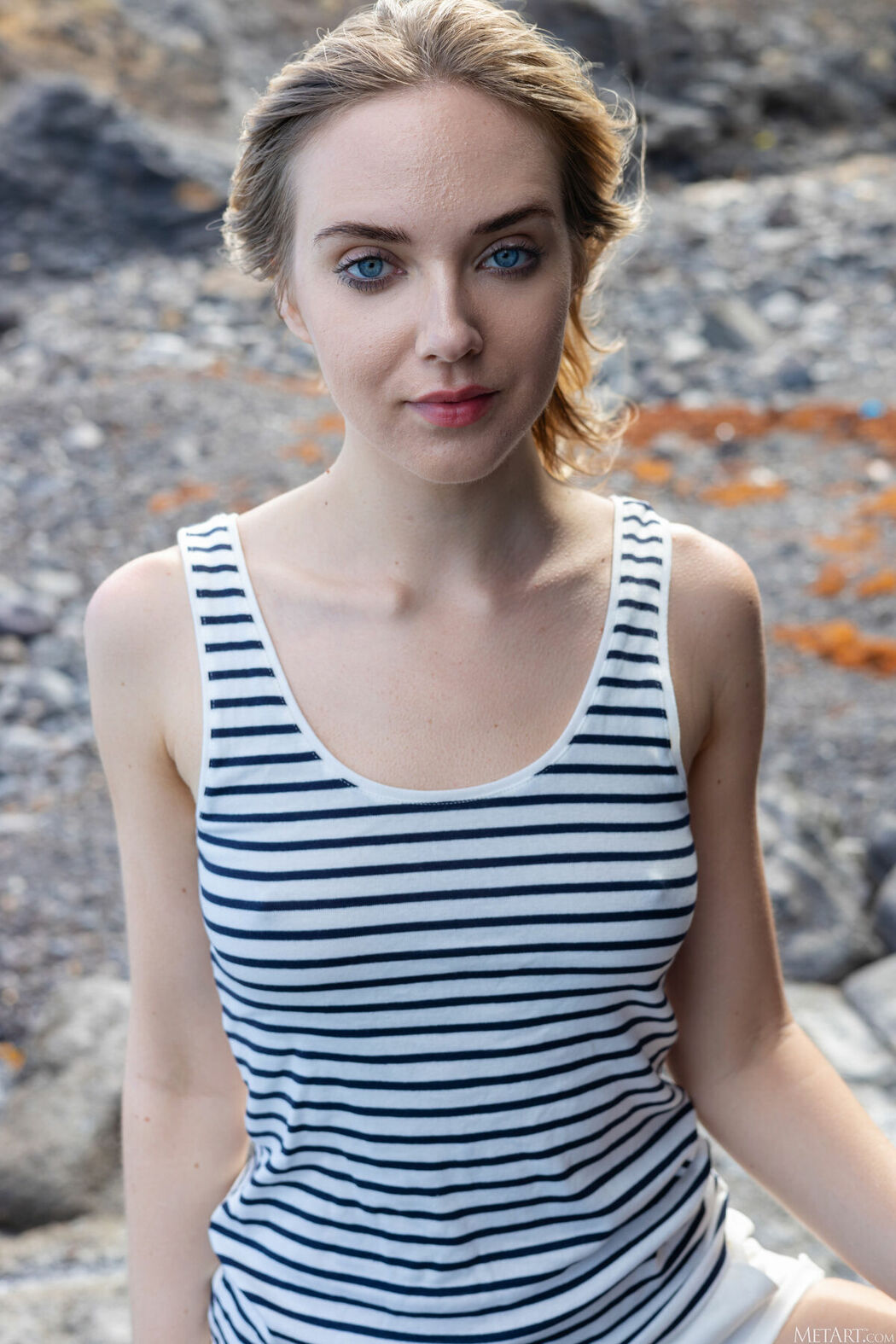 MetArt Oxana Chic – Rocky Beach Part01 (61P)