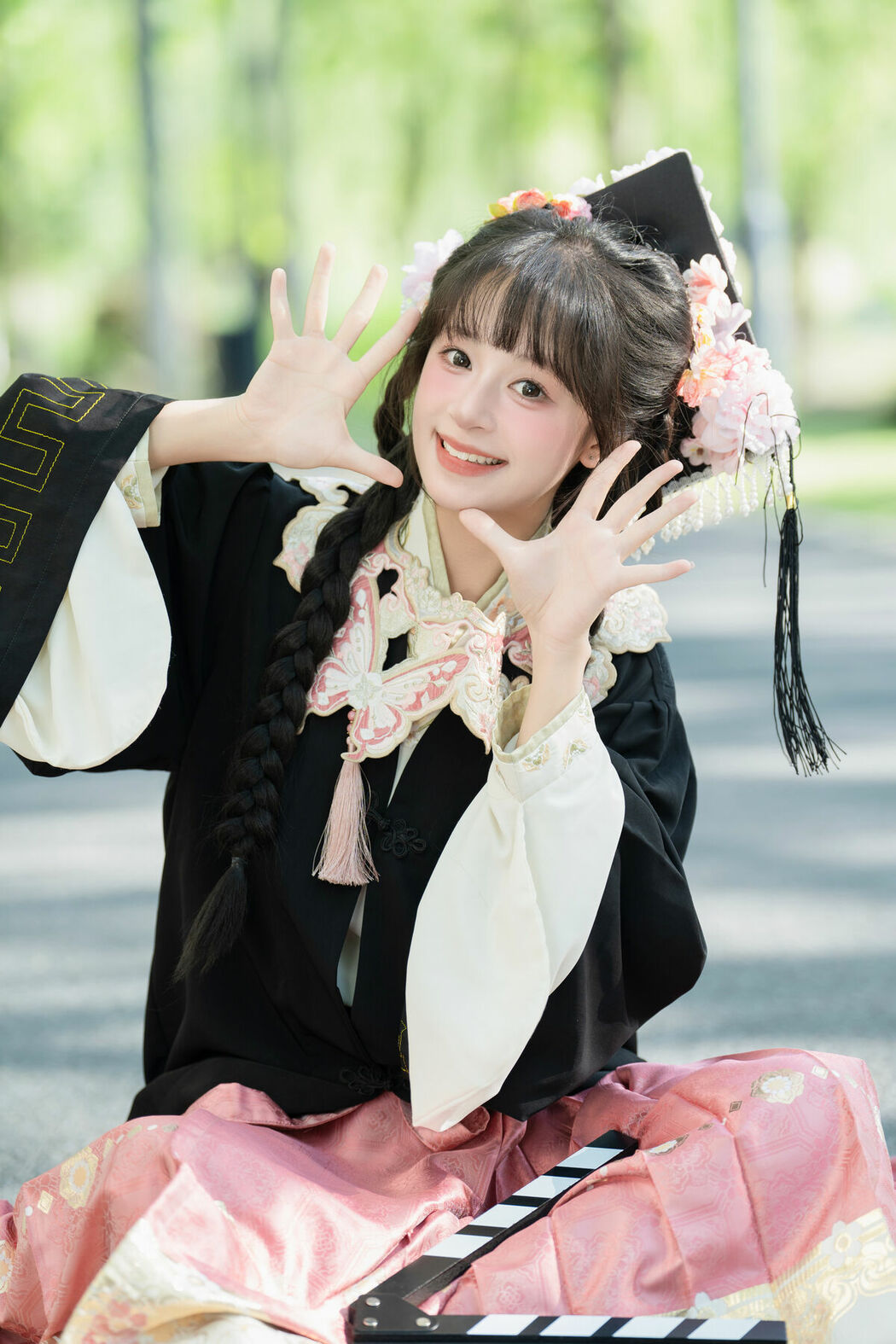 YiTuYu艺图语 Vol.9219 Xia Yu Xiao Nian (28P)