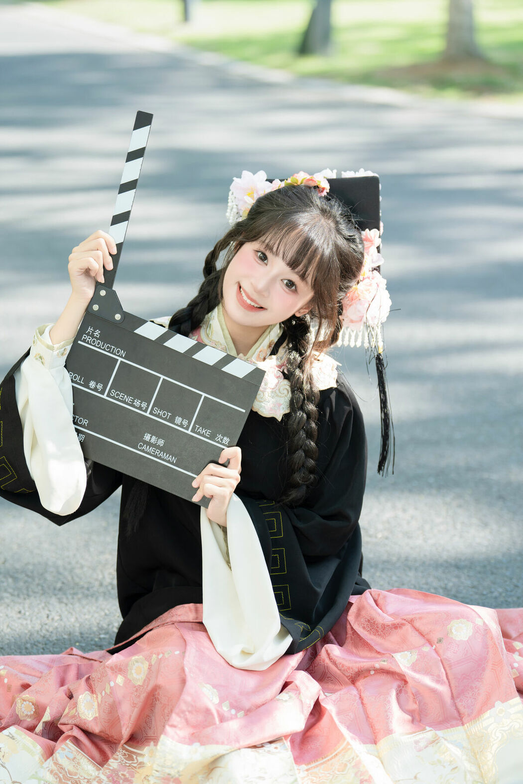 YiTuYu艺图语 Vol.9219 Xia Yu Xiao Nian (28P)