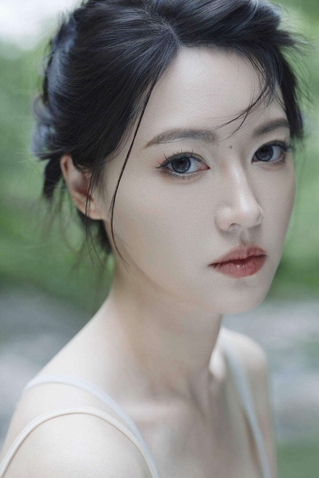 YiTuYu艺图语 Vol.9227 Man Moto Satomi (14P) Cover Photo