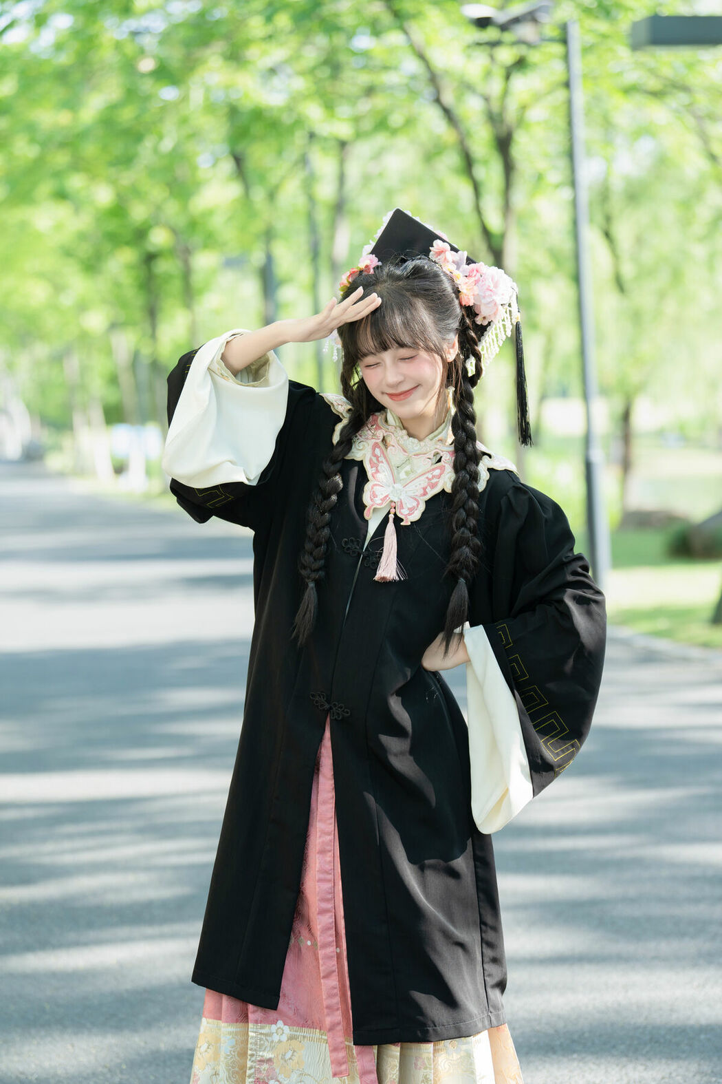 YiTuYu艺图语 Vol.9219 Xia Yu Xiao Nian (28P)