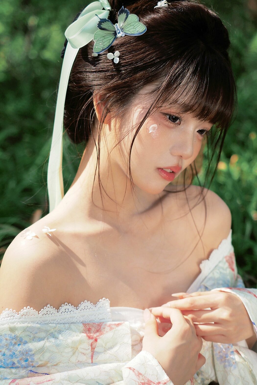 YiTuYu艺图语 Vol.9216 Xiao Xin Yi Yi (14P) Cover Photo