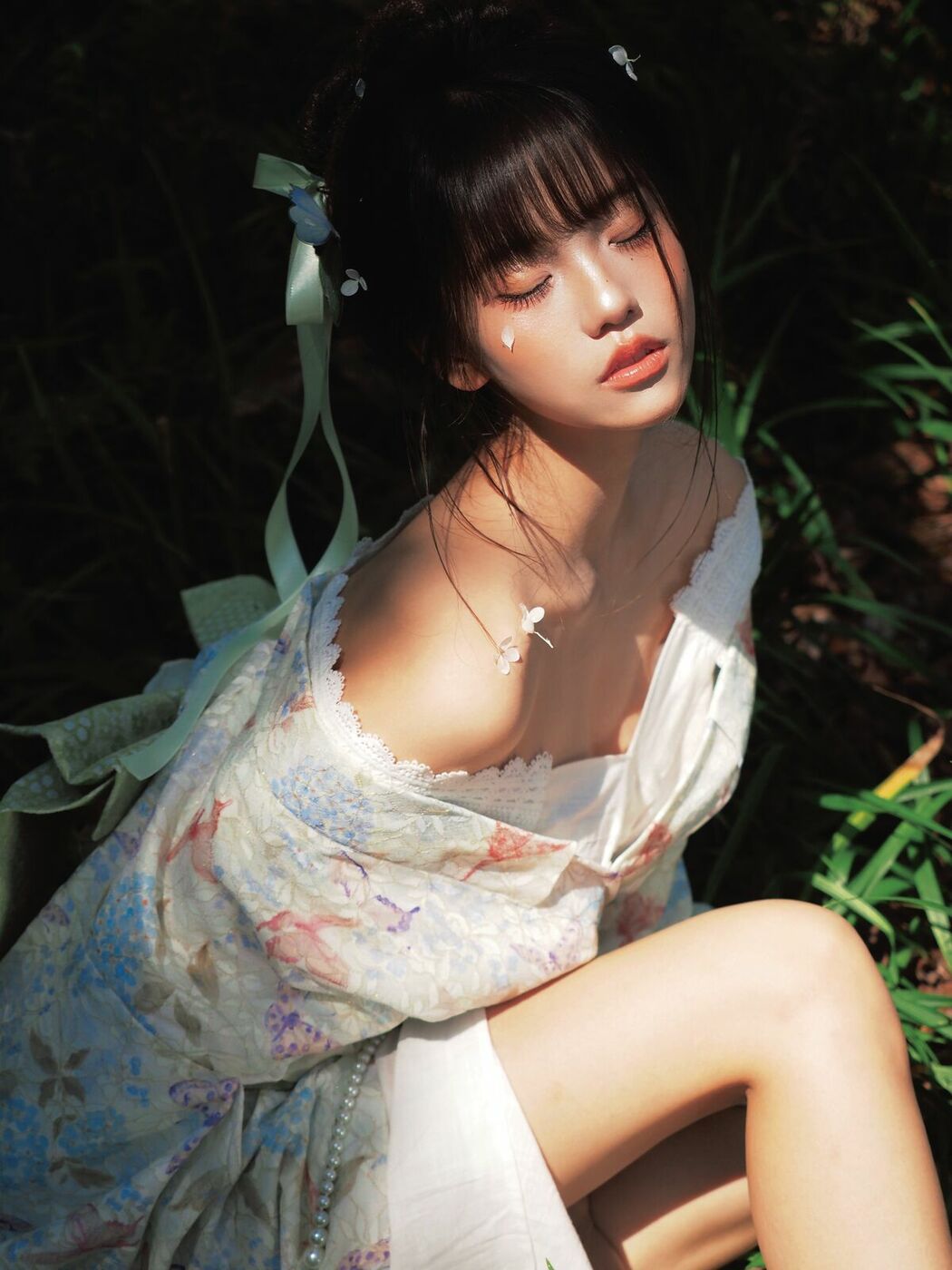 YiTuYu艺图语 Vol.9216 Xiao Xin Yi Yi (14P)