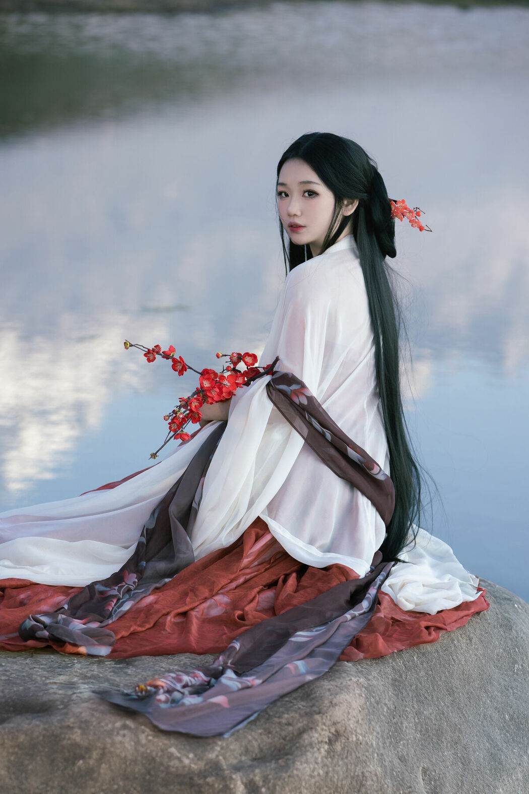 YiTuYu艺图语 Vol.9215 Wan Jiang Ting (34P)