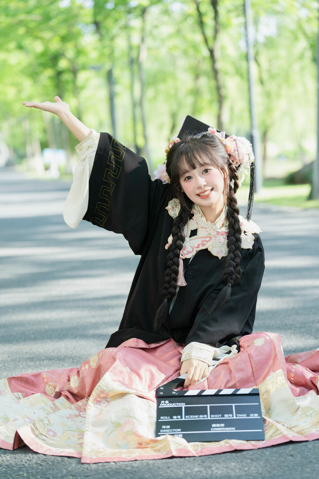 YiTuYu艺图语 Vol.9219 Xia Yu Xiao Nian (28P)