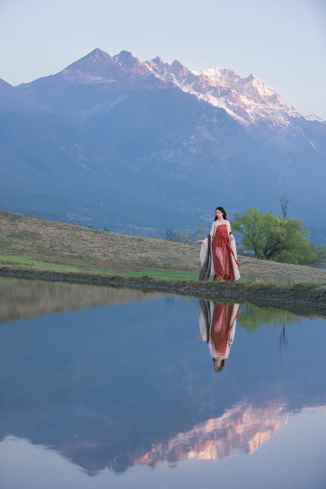 YiTuYu艺图语 Vol.9215 Wan Jiang Ting (34P)