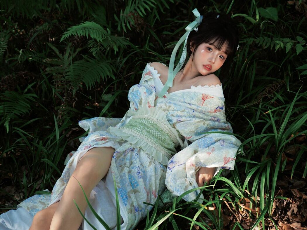 YiTuYu艺图语 Vol.9216 Xiao Xin Yi Yi (14P)