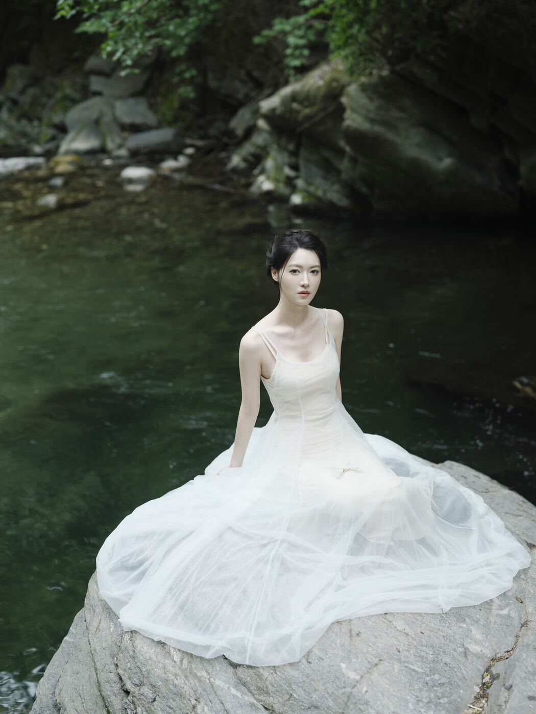 YiTuYu艺图语 Vol.9227 Man Moto Satomi (14P)