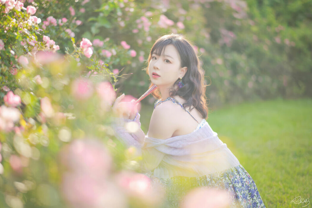 Coser@皮皮奶可可爱了啦 – 蔷薇花 (37P)