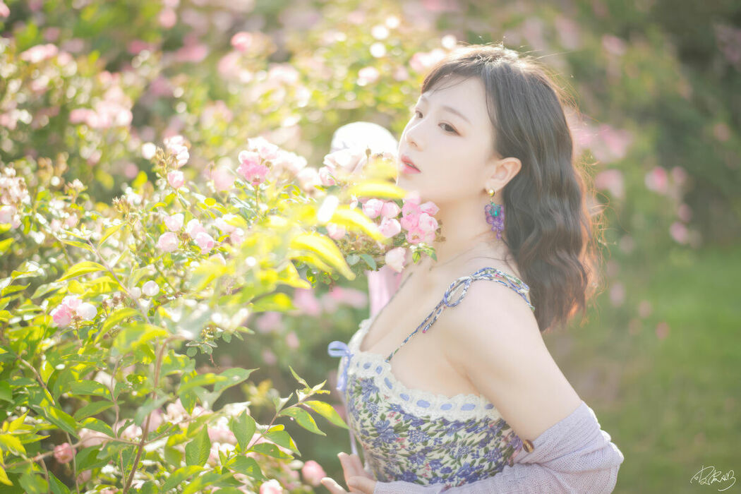 Coser@皮皮奶可可爱了啦 – 蔷薇花 (37P)