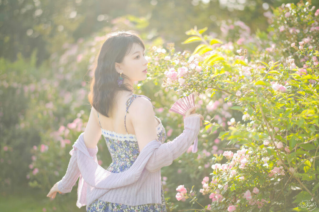 Coser@皮皮奶可可爱了啦 – 蔷薇花 (37P)