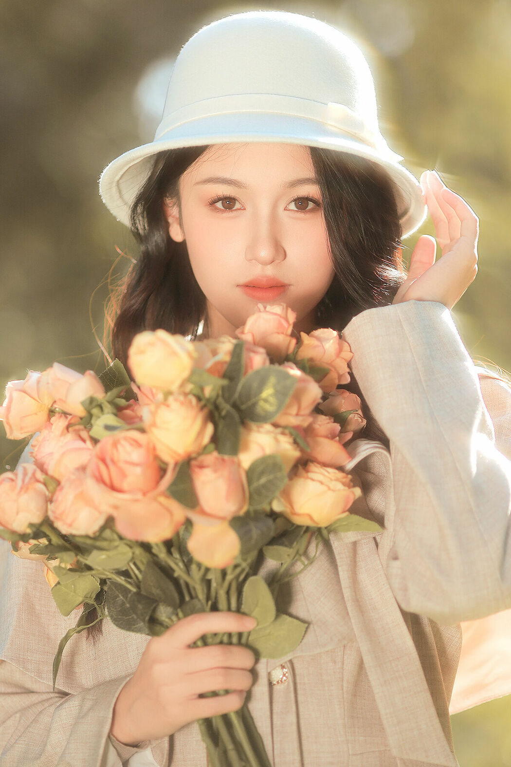 YiTuYu艺图语 Vol.9244 Yi Ming (18P) Cover Photo