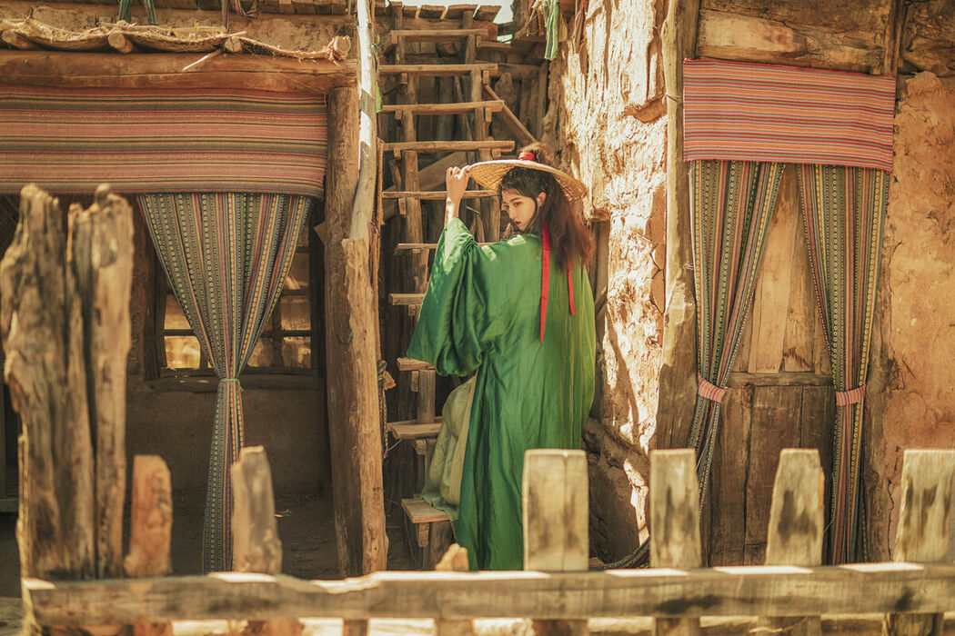 YiTuYu艺图语 Vol.9233 Dang Chu Jiao Ren Jia Xiao Tian Tian (35P)