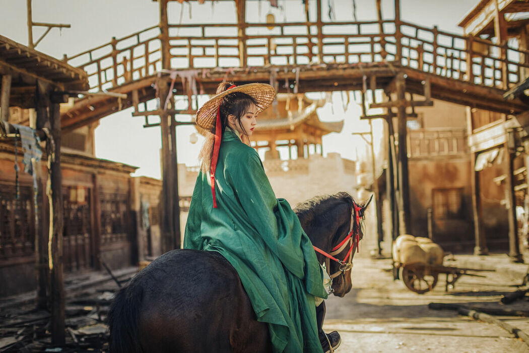 YiTuYu艺图语 Vol.9233 Dang Chu Jiao Ren Jia Xiao Tian Tian (35P)