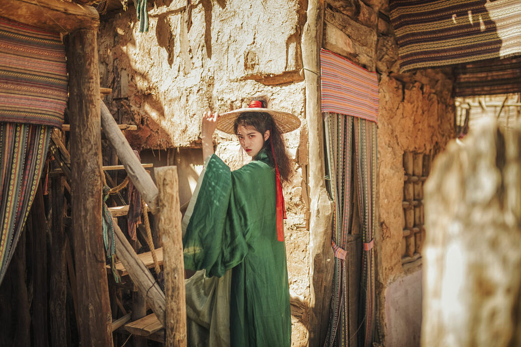 YiTuYu艺图语 Vol.9233 Dang Chu Jiao Ren Jia Xiao Tian Tian (35P)