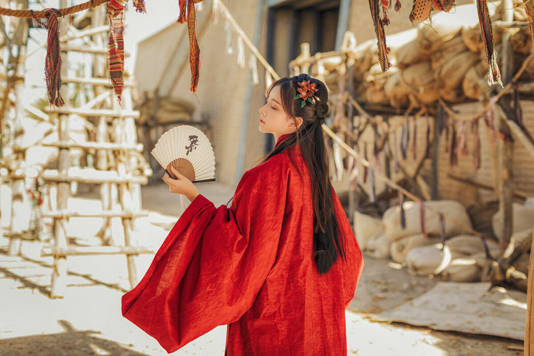 YiTuYu艺图语 Vol.9233 Dang Chu Jiao Ren Jia Xiao Tian Tian (35P)