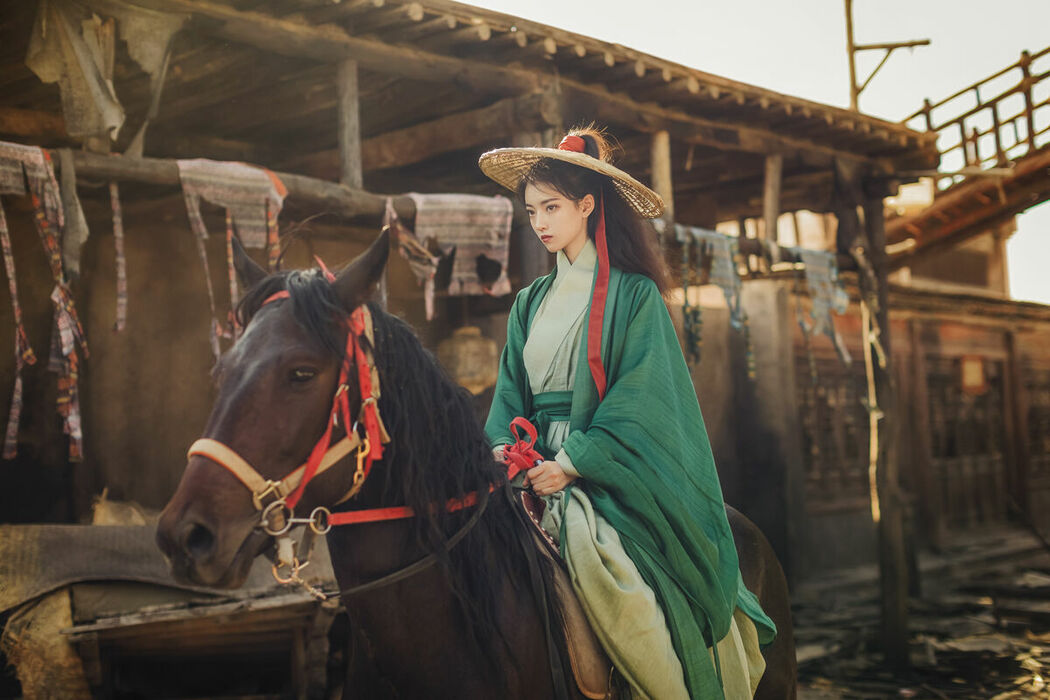 YiTuYu艺图语 Vol.9233 Dang Chu Jiao Ren Jia Xiao Tian Tian (35P)