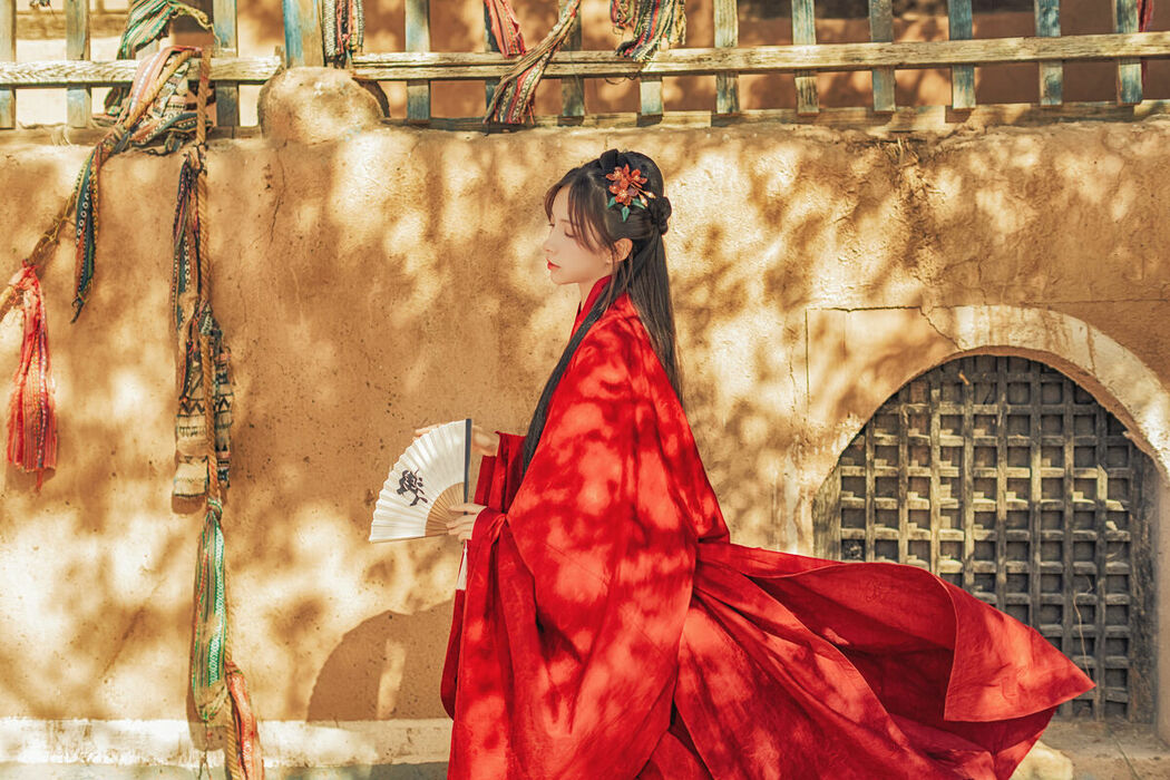 YiTuYu艺图语 Vol.9233 Dang Chu Jiao Ren Jia Xiao Tian Tian (35P)