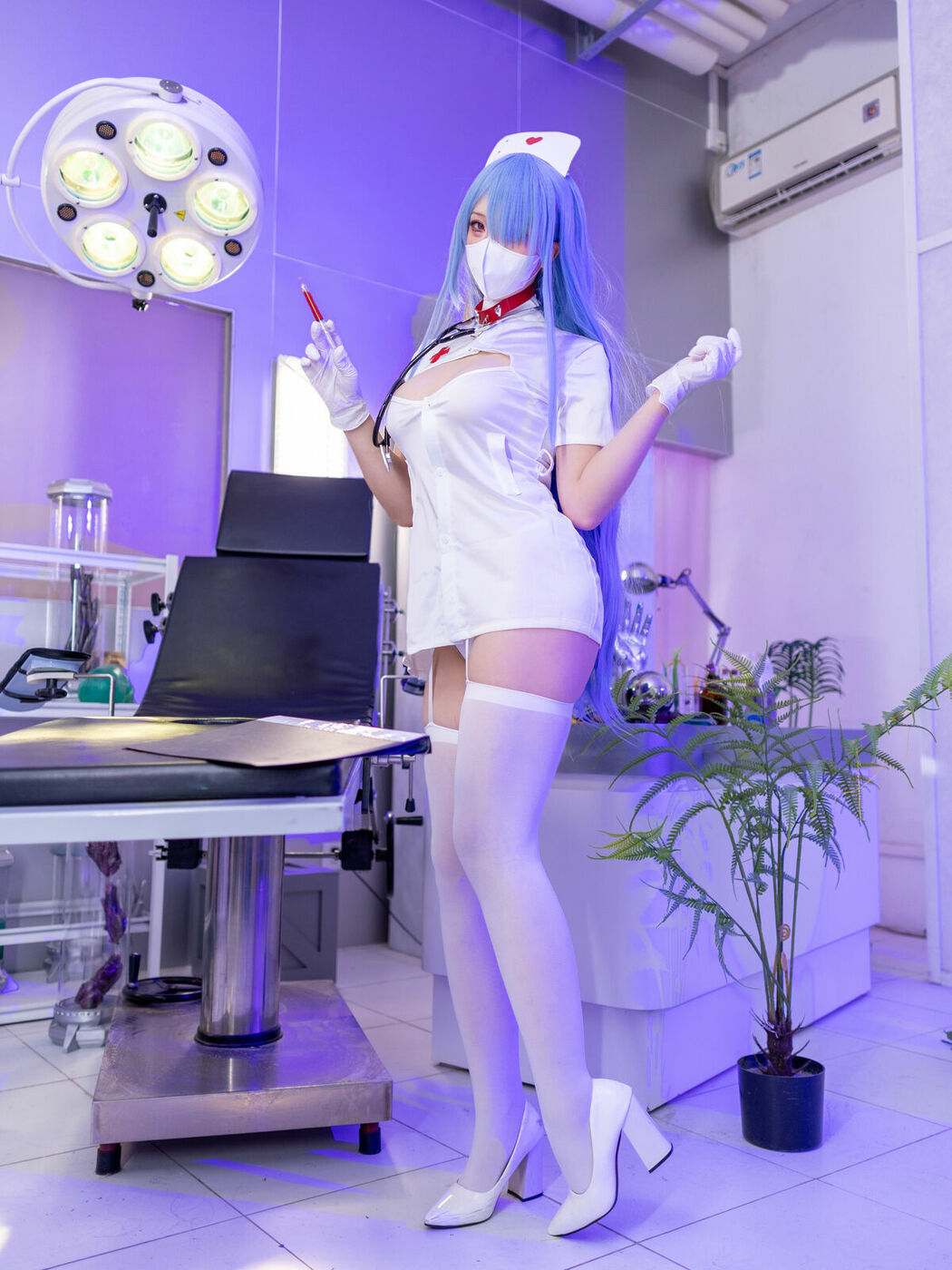 Coser@小和甜酒 – 伏罗希洛夫护士 (26P – 2V)