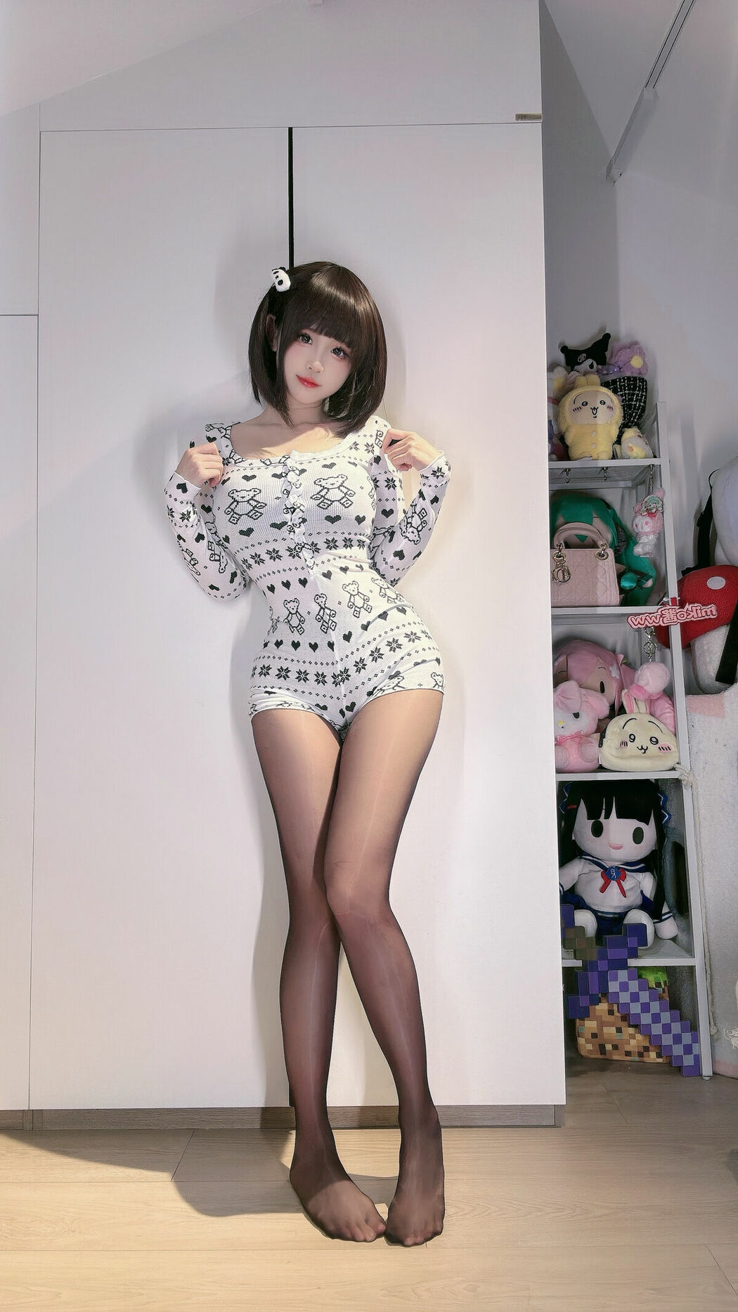 Coser@miko酱ww – 2025年04月订阅 Part01 (54P)