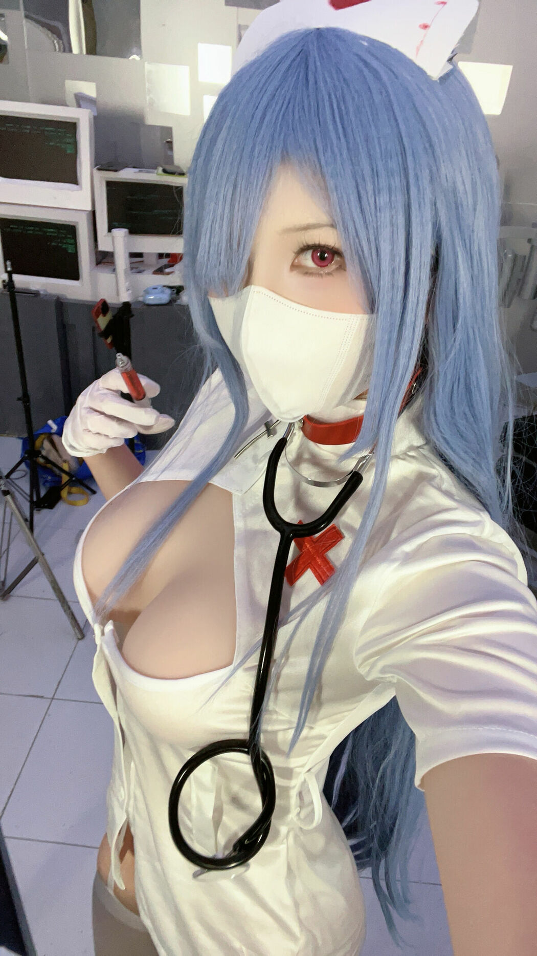 Coser@小和甜酒 – 伏罗希洛夫护士 (26P – 2V)