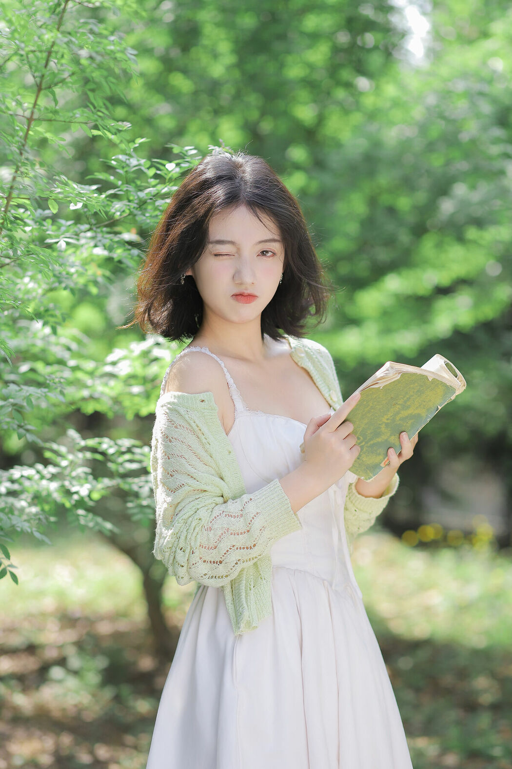 YiTuYu艺图语 Vol.9247 Chao Ku Xiao Wang Zi (26P)