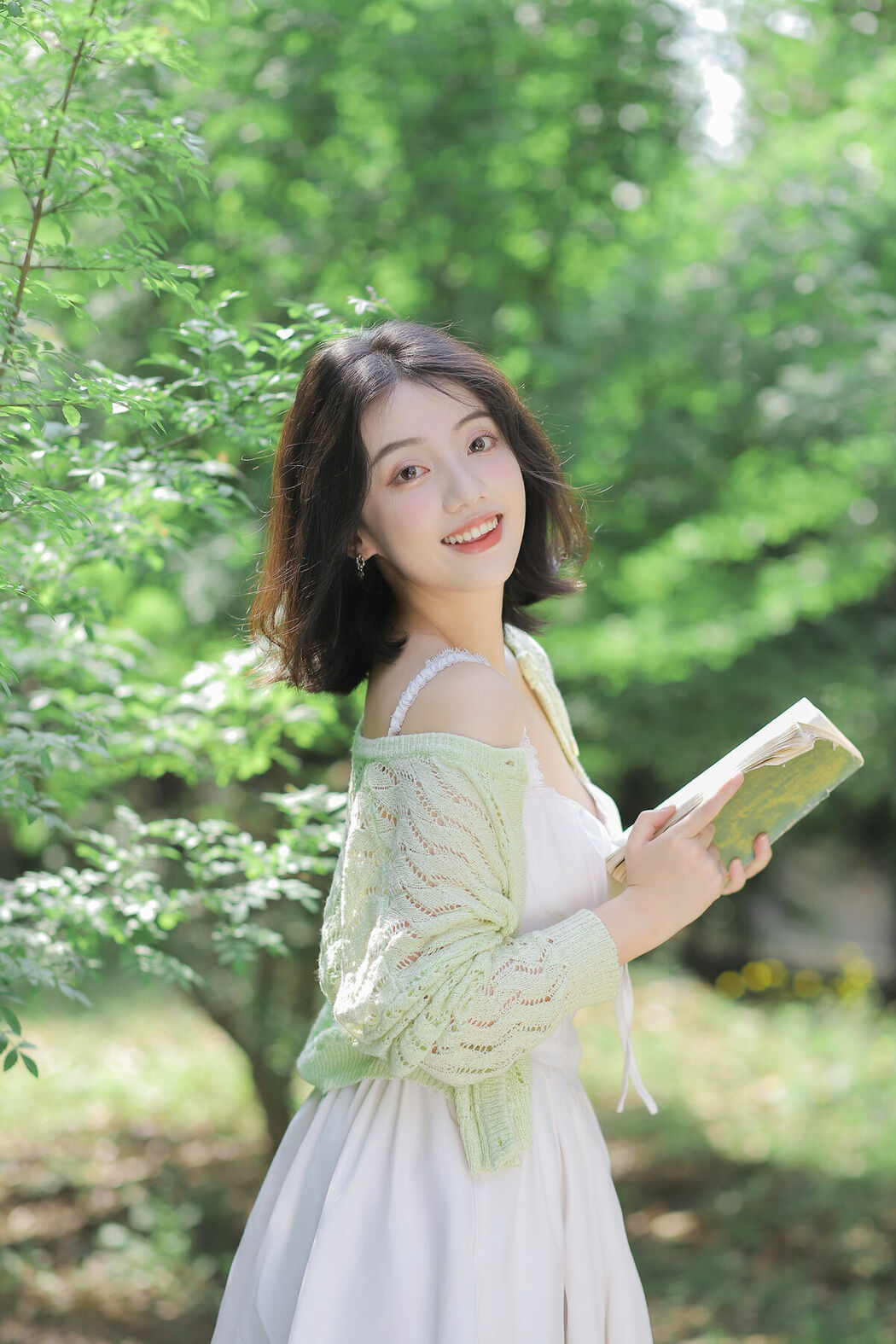 YiTuYu艺图语 Vol.9247 Chao Ku Xiao Wang Zi (26P)