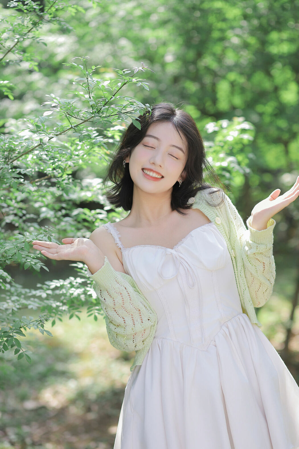 YiTuYu艺图语 Vol.9247 Chao Ku Xiao Wang Zi (26P)