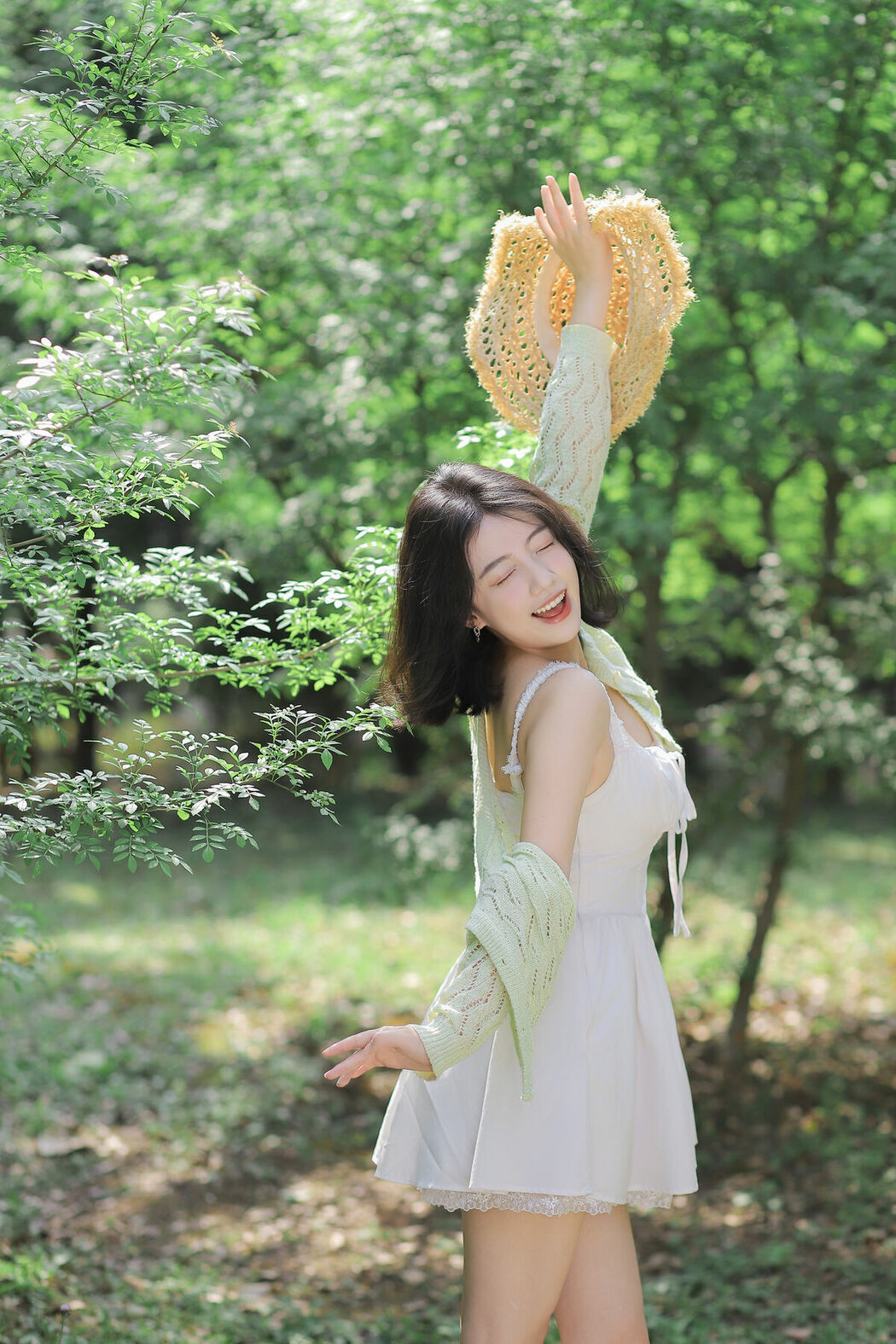 YiTuYu艺图语 Vol.9247 Chao Ku Xiao Wang Zi (26P)