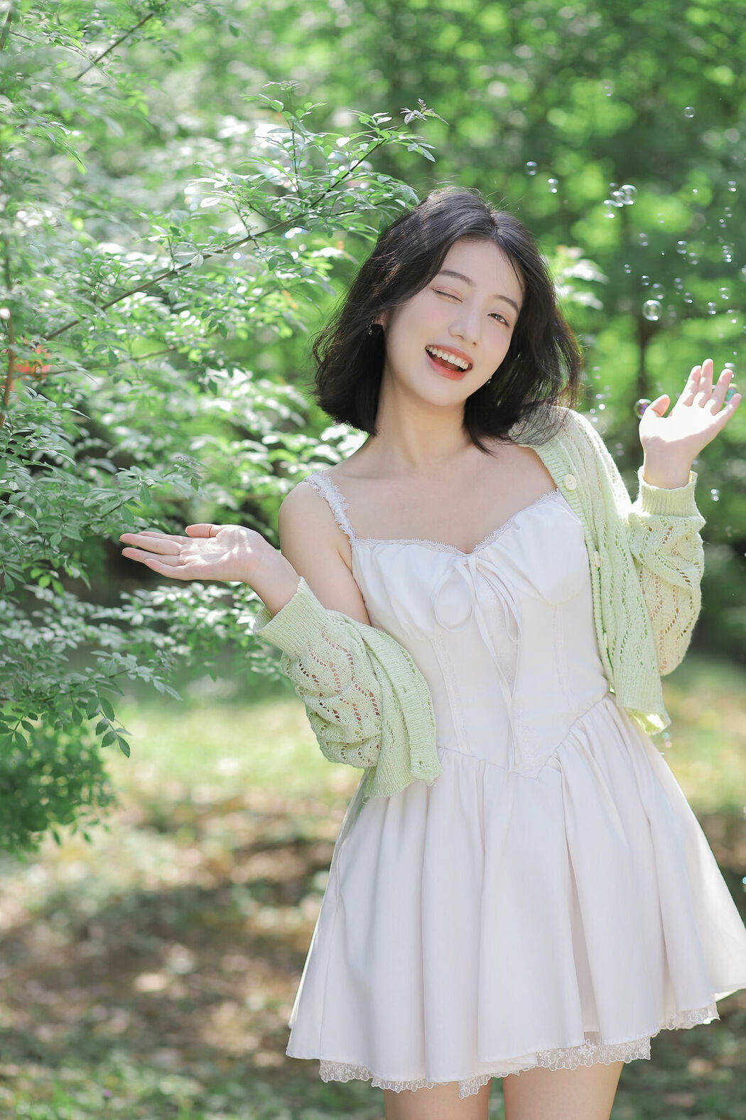 YiTuYu艺图语 Vol.9247 Chao Ku Xiao Wang Zi (26P)