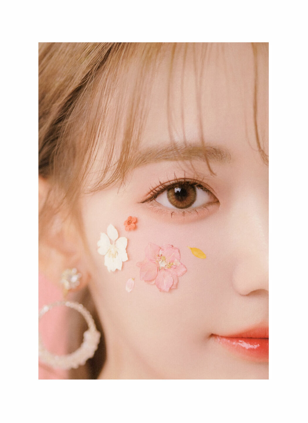 JP Sakura Miyawaki 宮脇咲良 – Graduation Visual Booklet (85P)