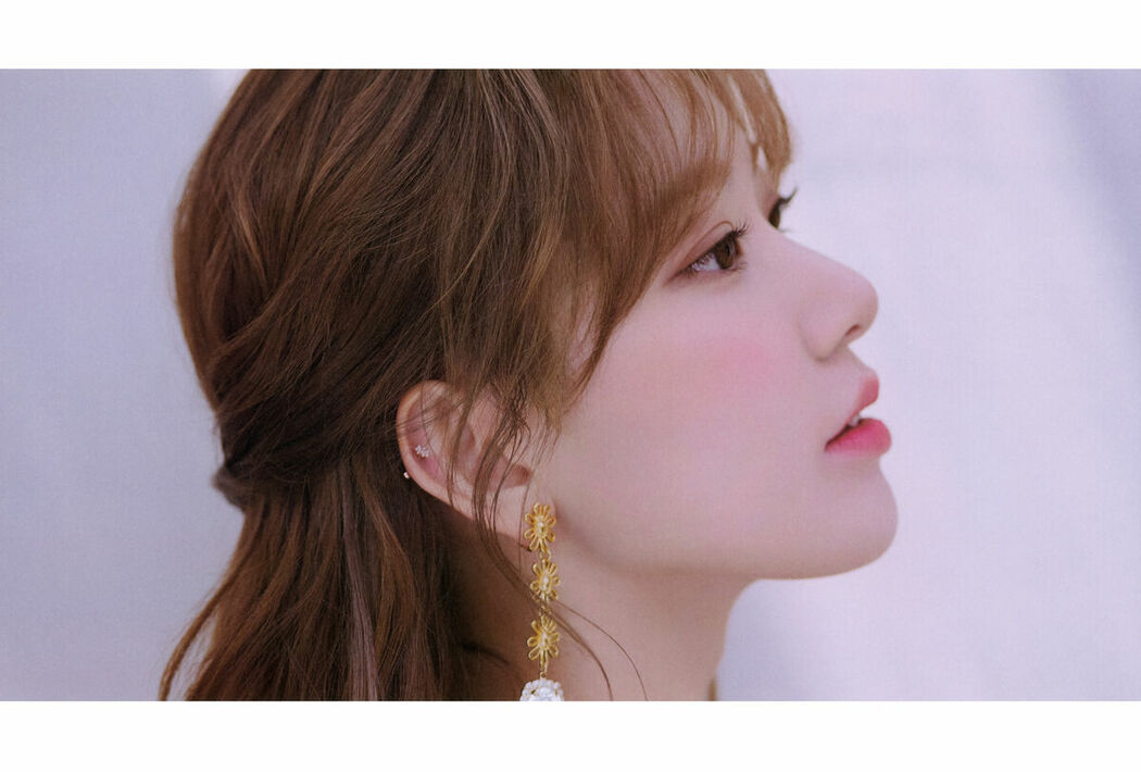 JP Sakura Miyawaki 宮脇咲良 – Graduation Visual Booklet (85P)