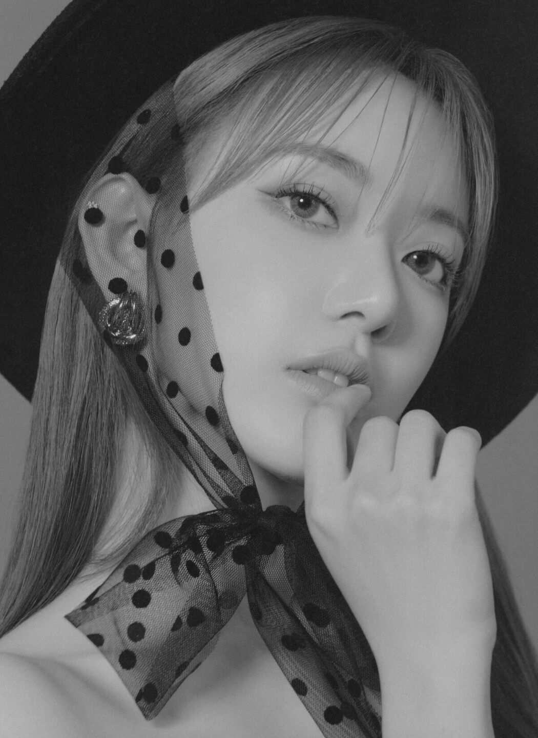 JP Sakura Miyawaki 宮脇咲良 – Graduation Visual Booklet (85P)