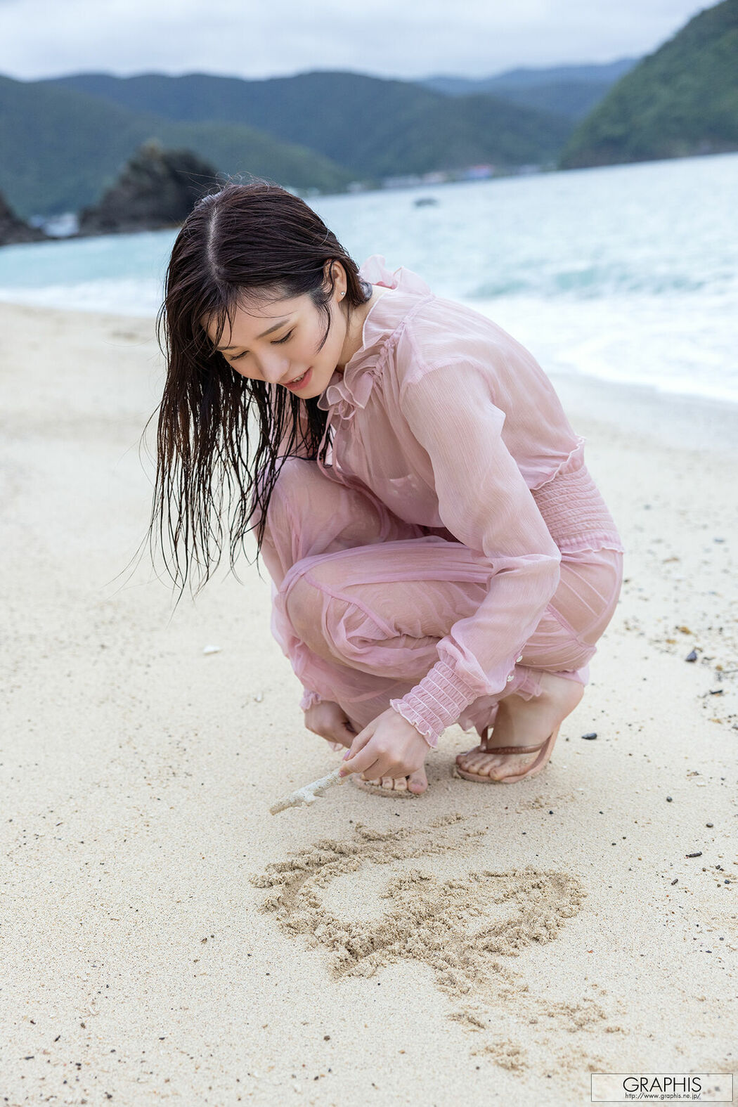 JP Mei Itsukaichi 五日市芽依 – Graphis SUMMER SPECIAL 2025 Vacation Vol.6-7-8 (61P)