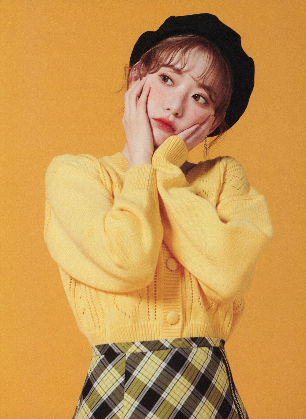 JP Sakura Miyawaki 宮脇咲良 – Graduation Visual Booklet (85P)