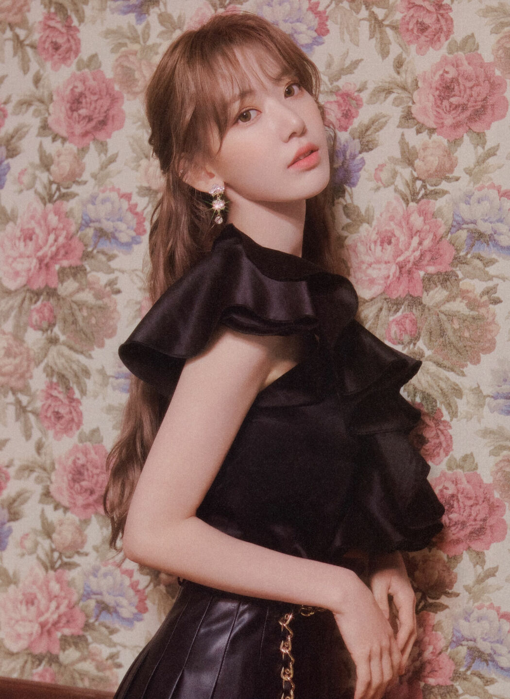 JP Sakura Miyawaki 宮脇咲良 – Graduation Visual Booklet (85P)