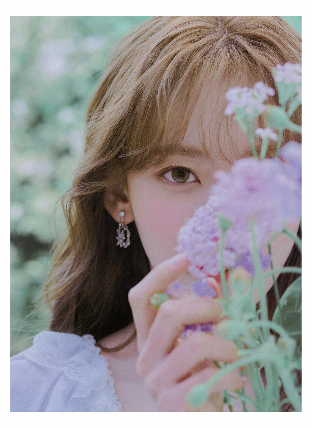 JP Sakura Miyawaki 宮脇咲良 – Graduation Visual Booklet (85P)