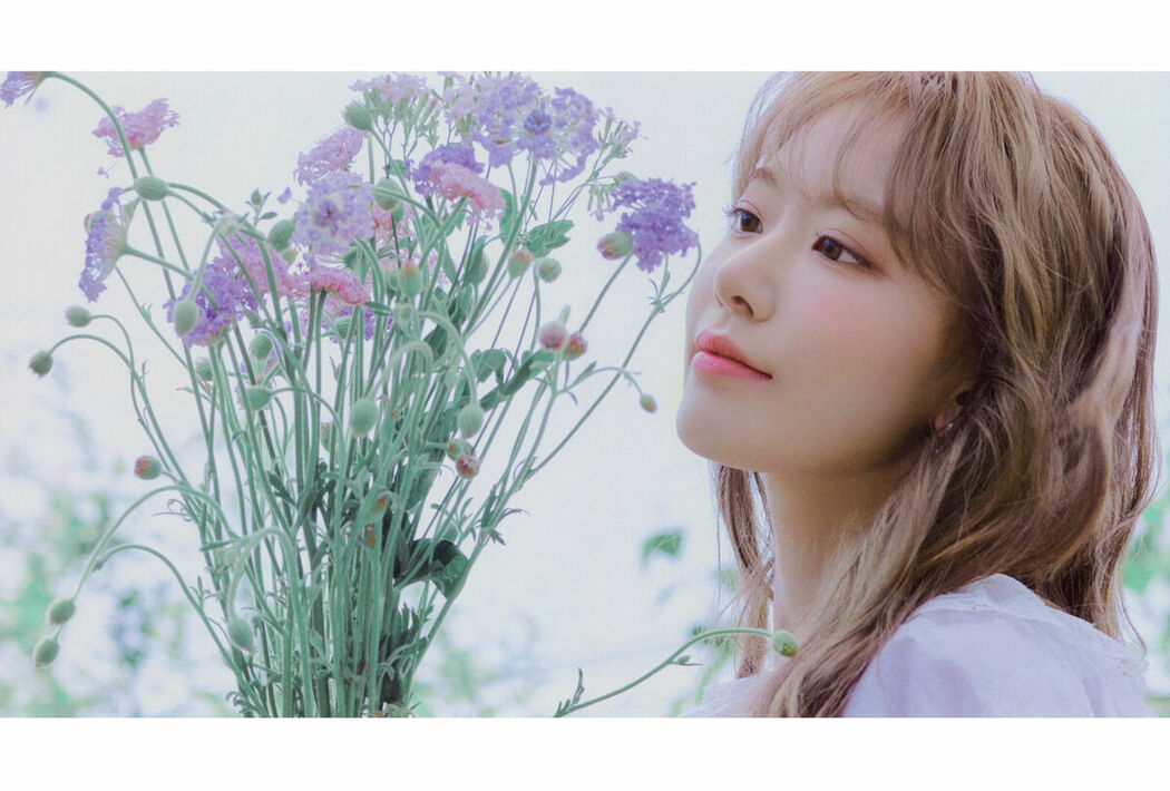 JP Sakura Miyawaki 宮脇咲良 – Graduation Visual Booklet (85P)