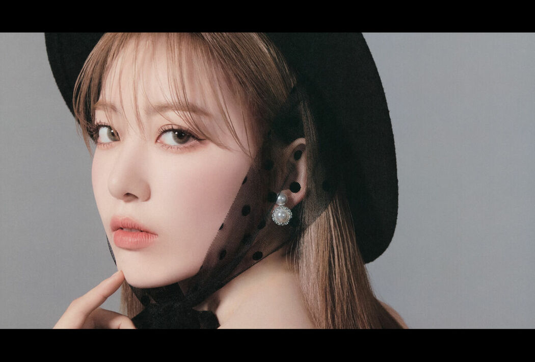 JP Sakura Miyawaki 宮脇咲良 – Graduation Visual Booklet (85P)